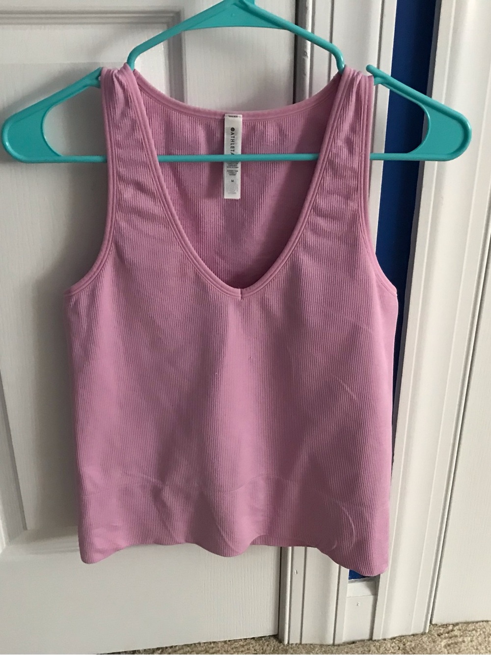 Athleta Aurora v neck fitted tank